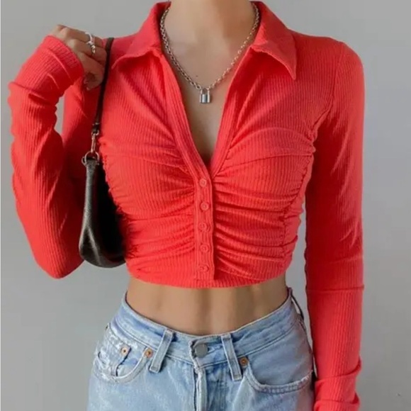 UO Ruched Crop Long Sleeve Shirt - Red/Coral - Picture 2 of 7